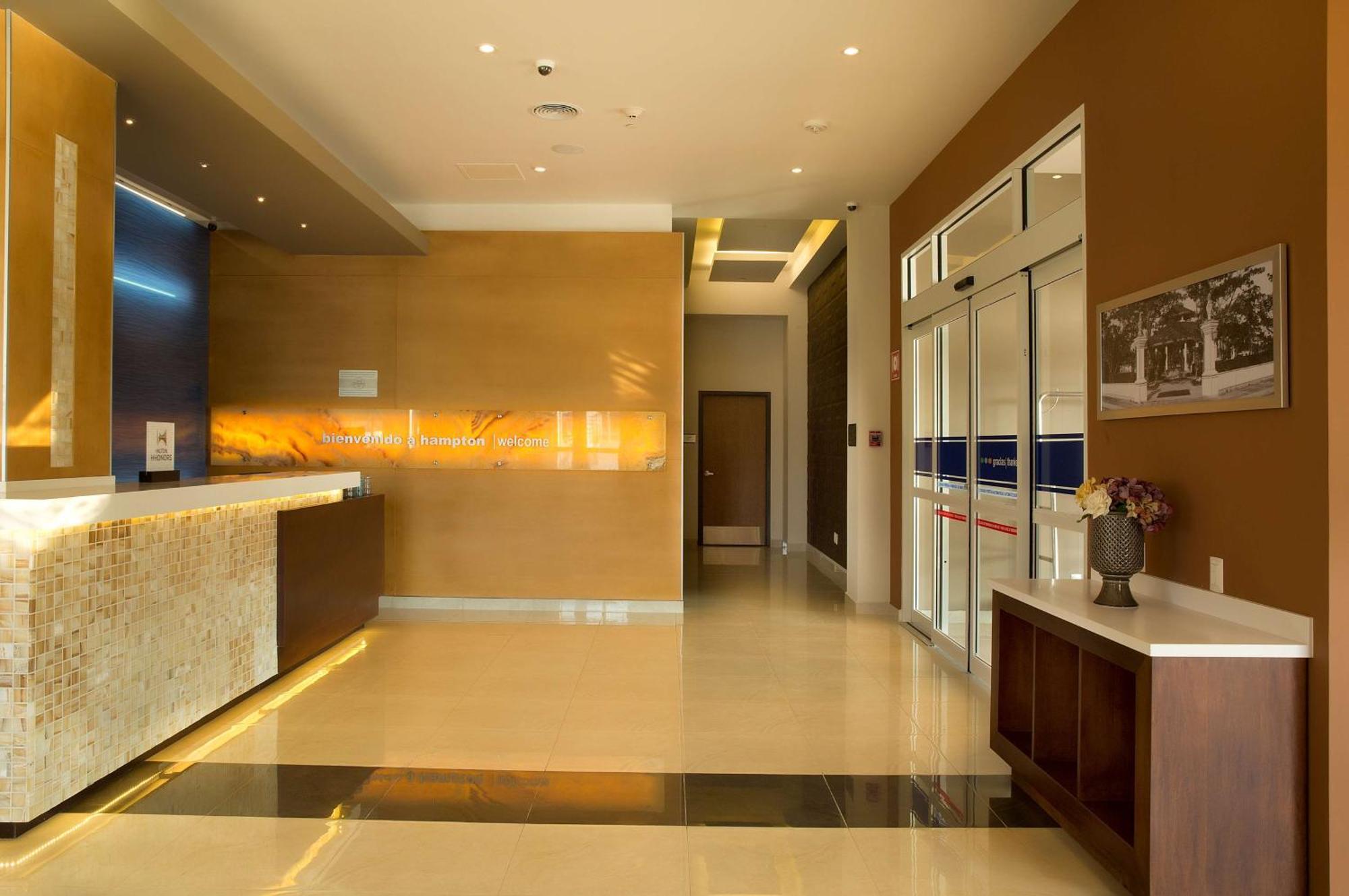 Hampton Inn & Suites By Hilton Paraíso Kültér fotó